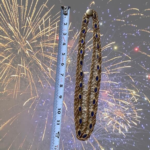 Vintage Costume Jewelry 3 Necklaces and 1 pair of clip-on earrings 4-pc Bundle - Picture 14 of 15